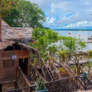 Amazonas Vuelo + Hotel