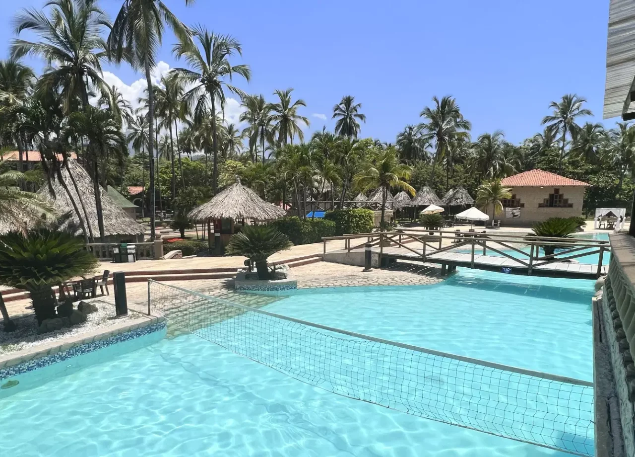 Hotel mendihuaca Piiscina 04
