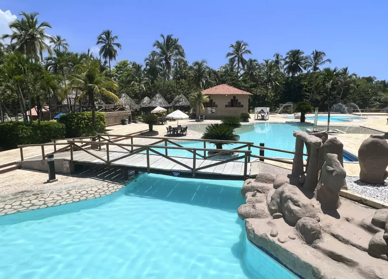 Hotel mendihuaca Piscina 03