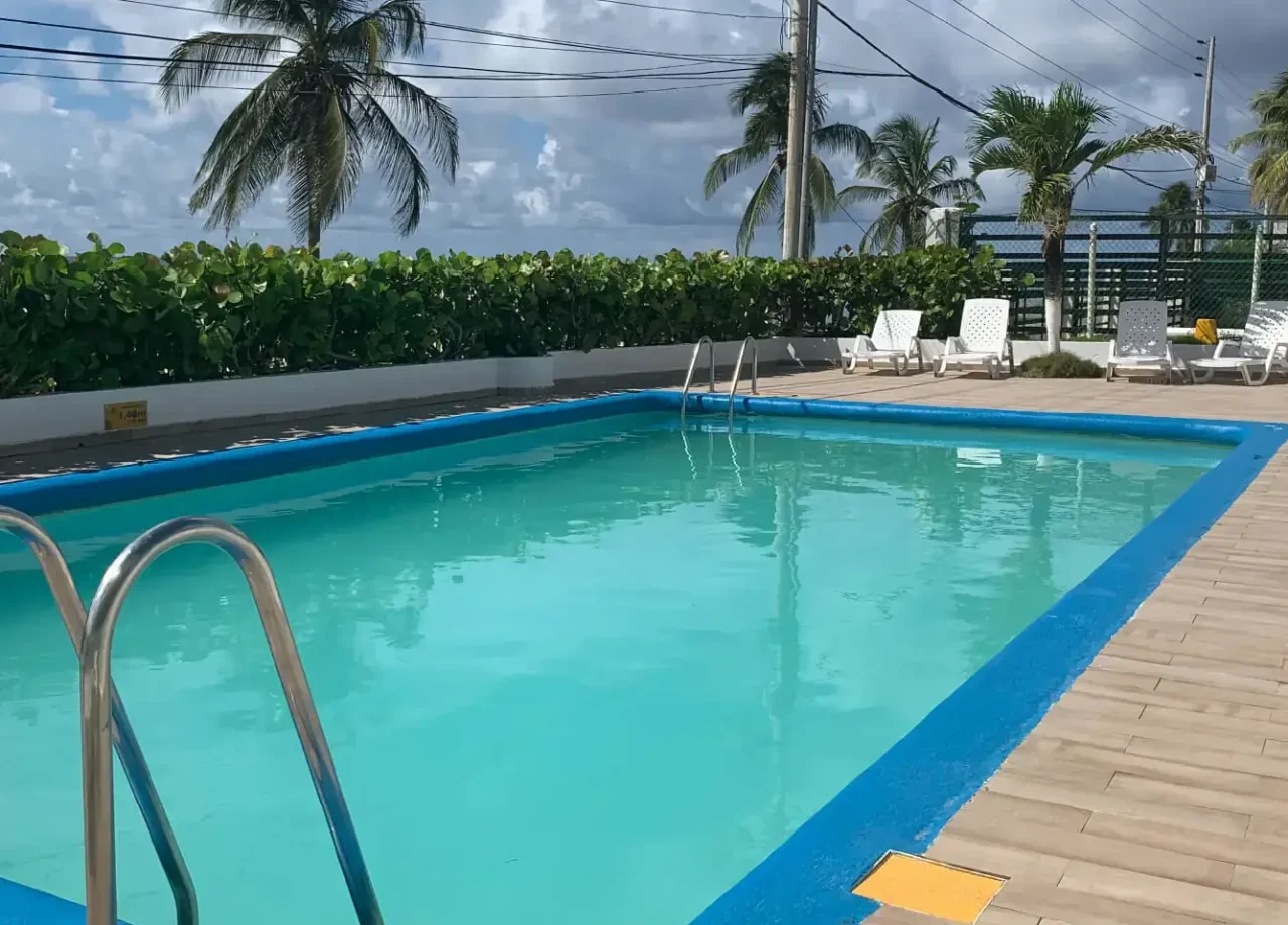 Piscina hotel blue reef san andres