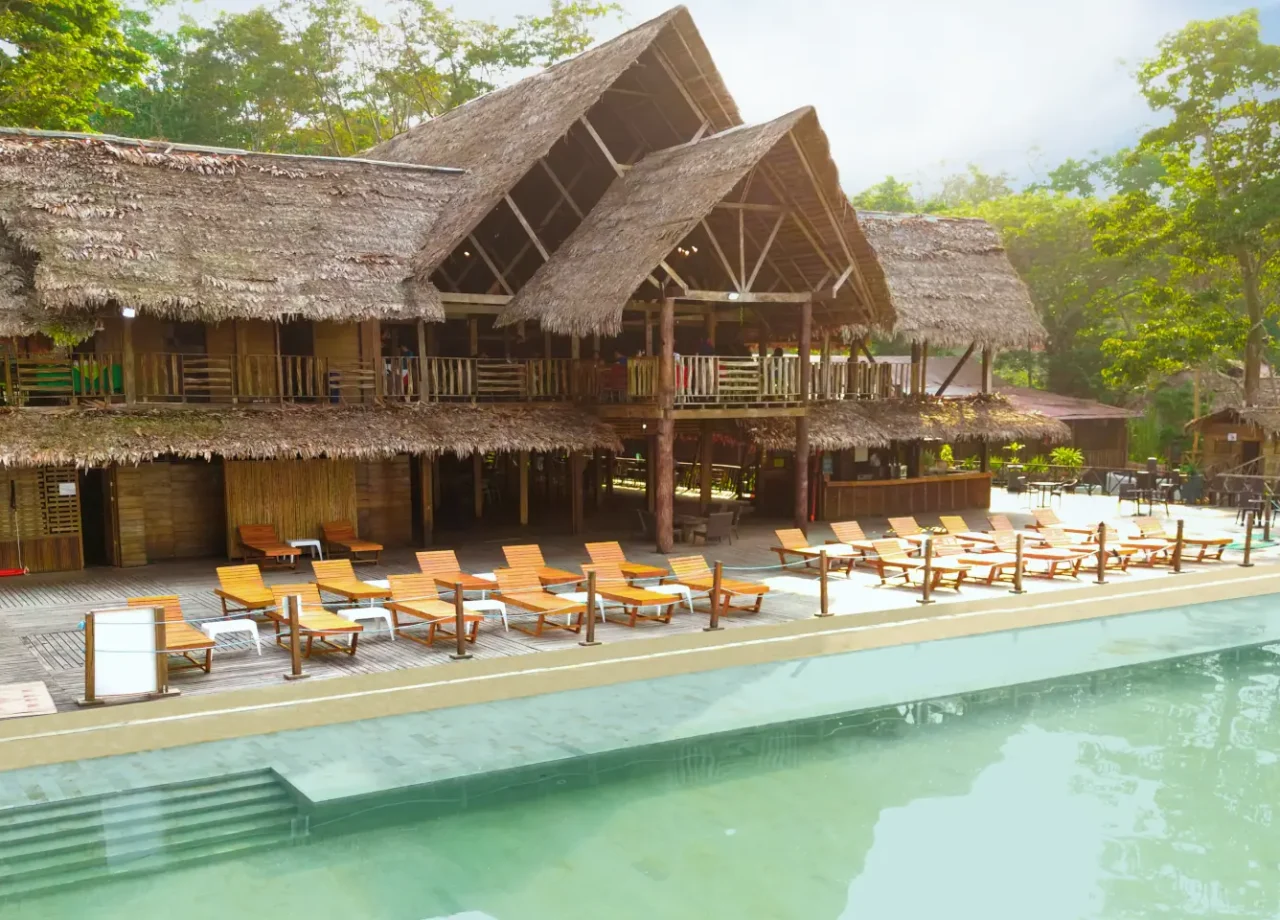Piscina1 hotel amazon amazonas