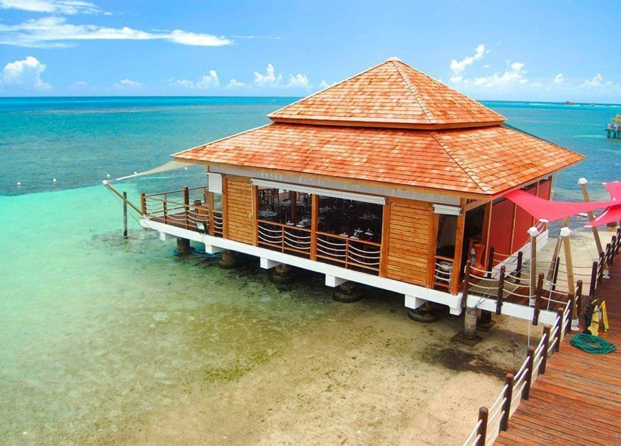 hotel-decamerón-los-delfines-panoramica-restaurante