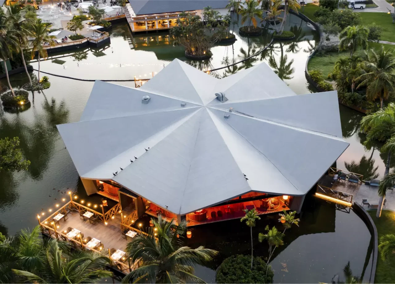 hotel grand bavaro princess panoramica zona peatonal punta cana