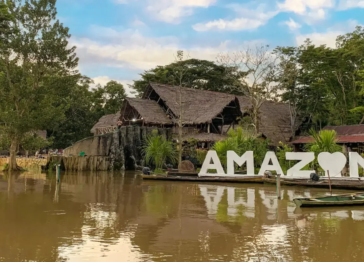 letrero hotel amazon amazonas