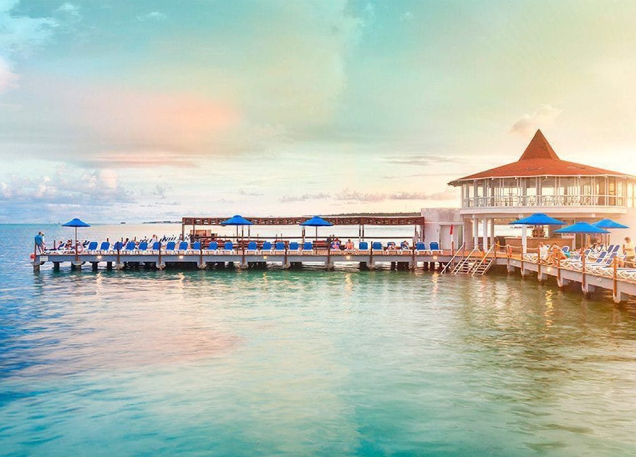 muelle-hotel-decameron-aquarium