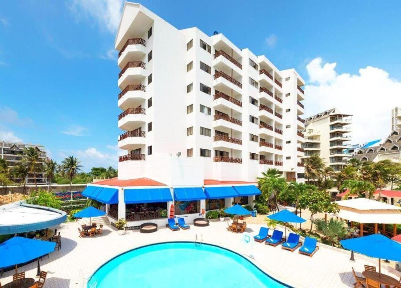 panomaramica-piscina-hotel-arena-blanca