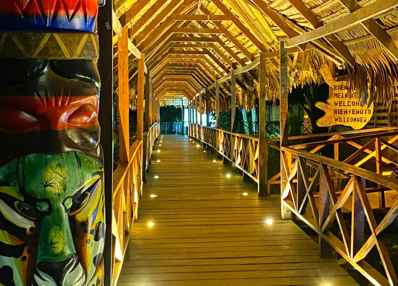 pasillo hotel amazon amazonas