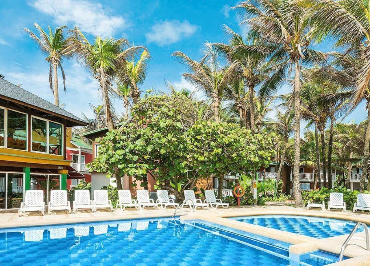 piscina 2-hotel-decamerón-San-Luis