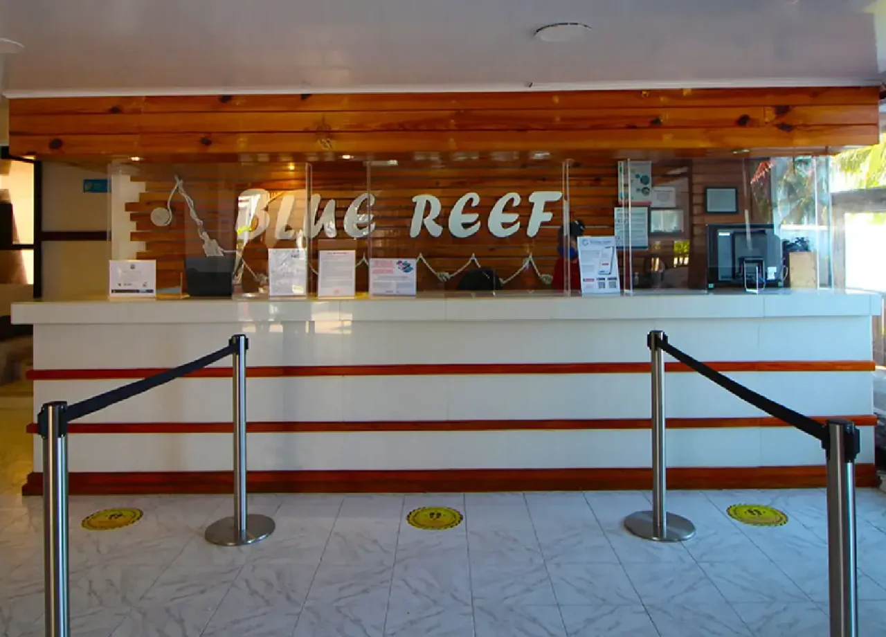 recepcion hotel blue reef san andres