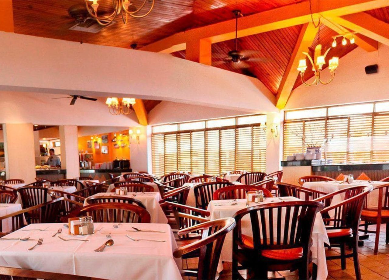 restaurante-hotel-decameron-aquarium