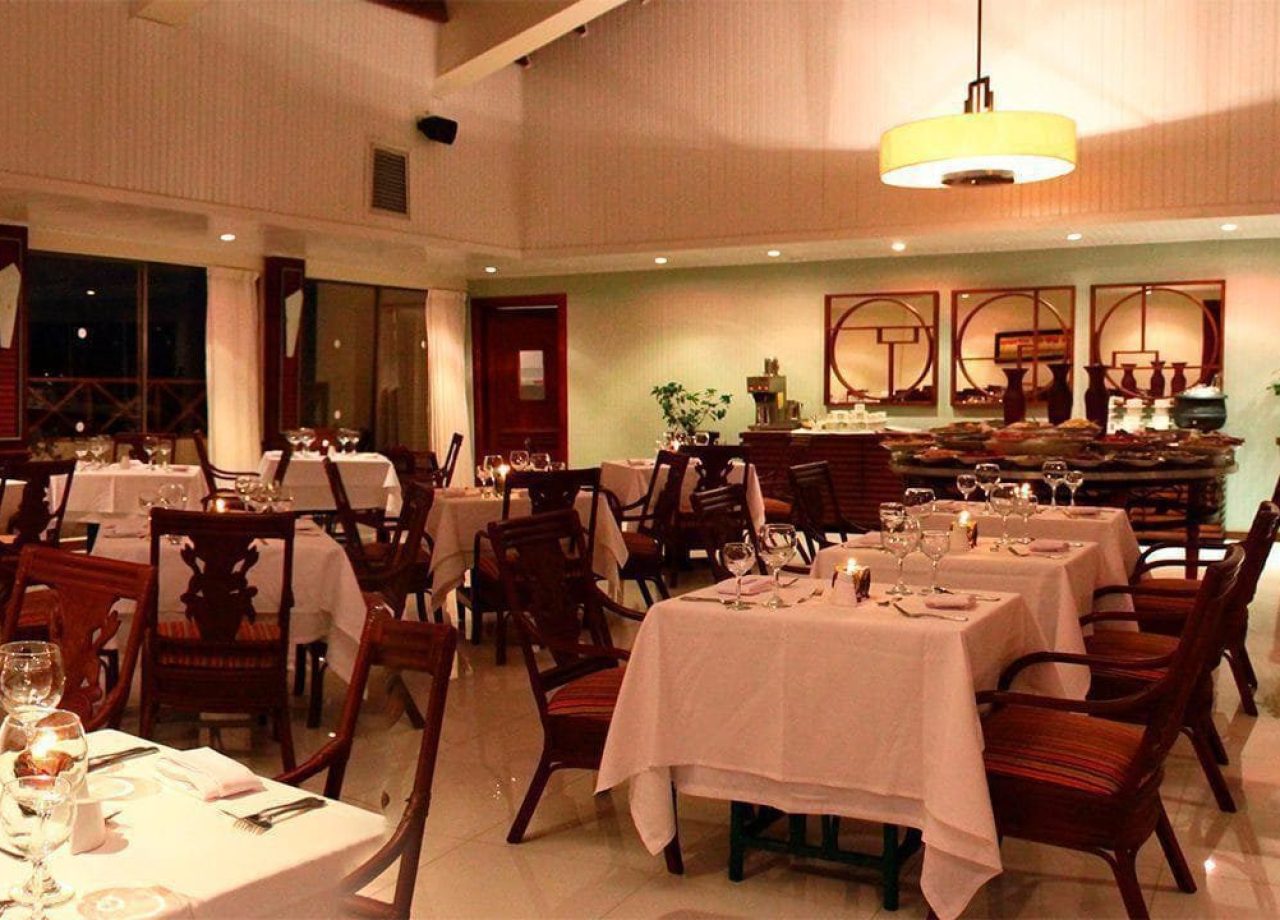 restaurante2-hotel-decameron-aquarium